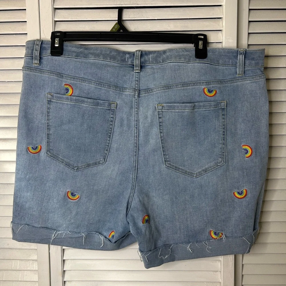Lane Bryant Light‎ Wash Embroidered Rainbow Shorts - Size 18